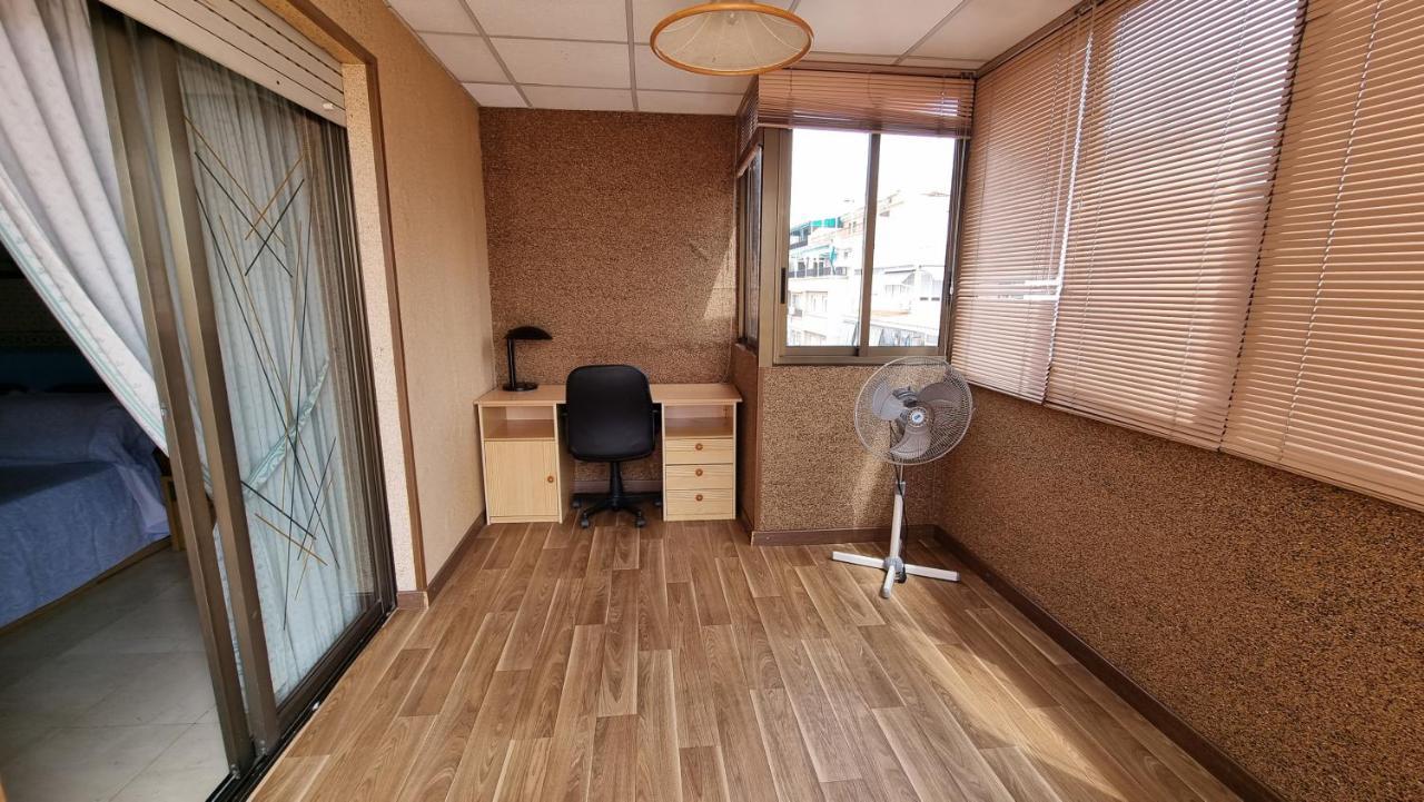 Atico Con Terraza Y 2 Habitaciones En Casco Antiguo Бенидорм Екстериор снимка